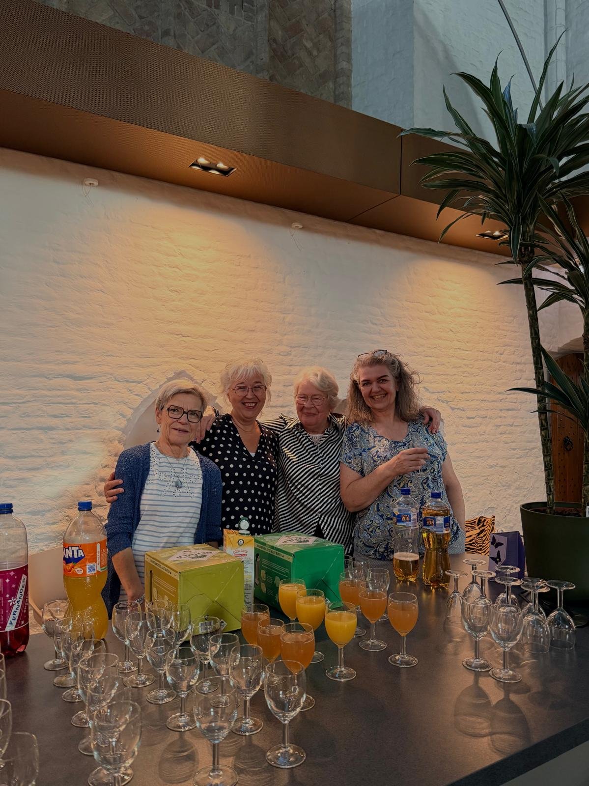 De koster en de vrijwilligers van de avond