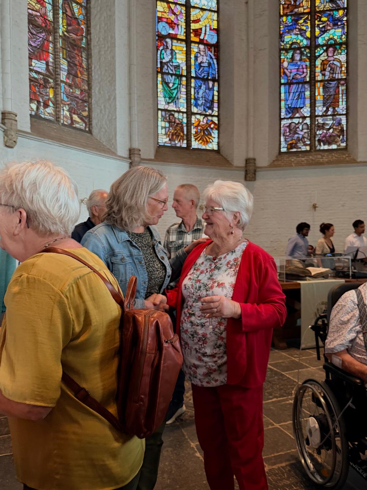 Sfeerbeeld van de avond in de Grote of Sint-Janskerk op 21 september